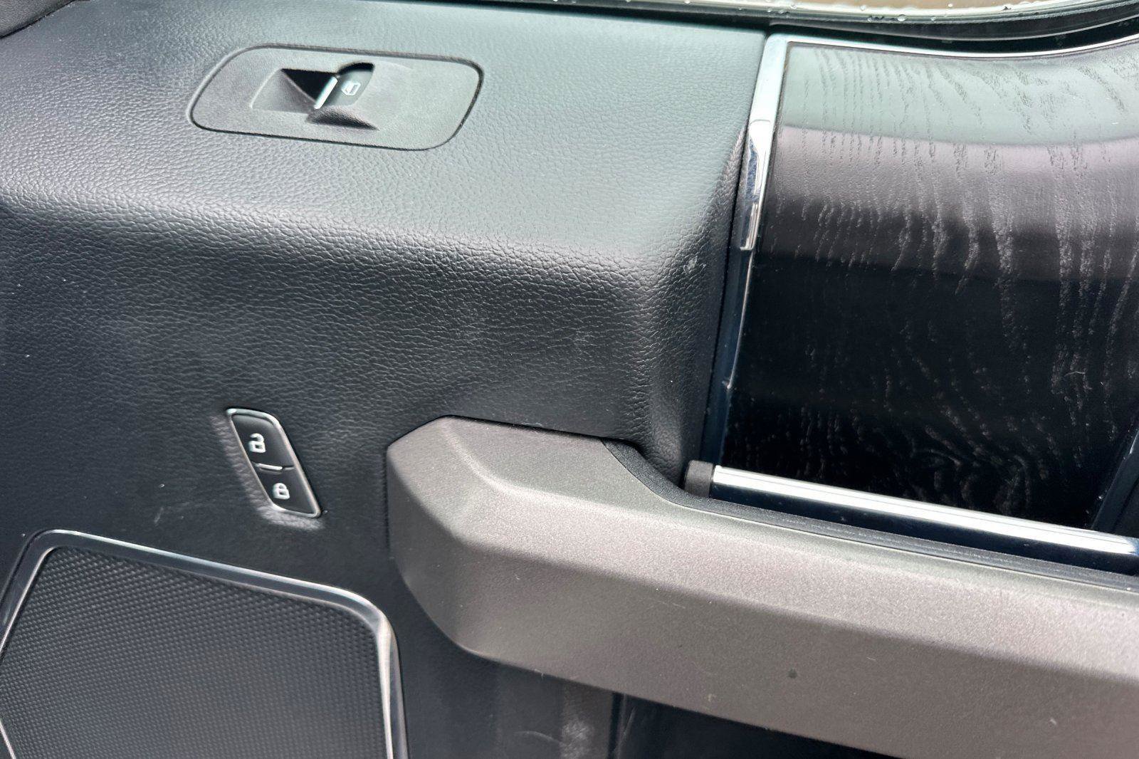 Used 2018 Ford F150 Platinum w/ Equipment Group 701A Luxury image 18