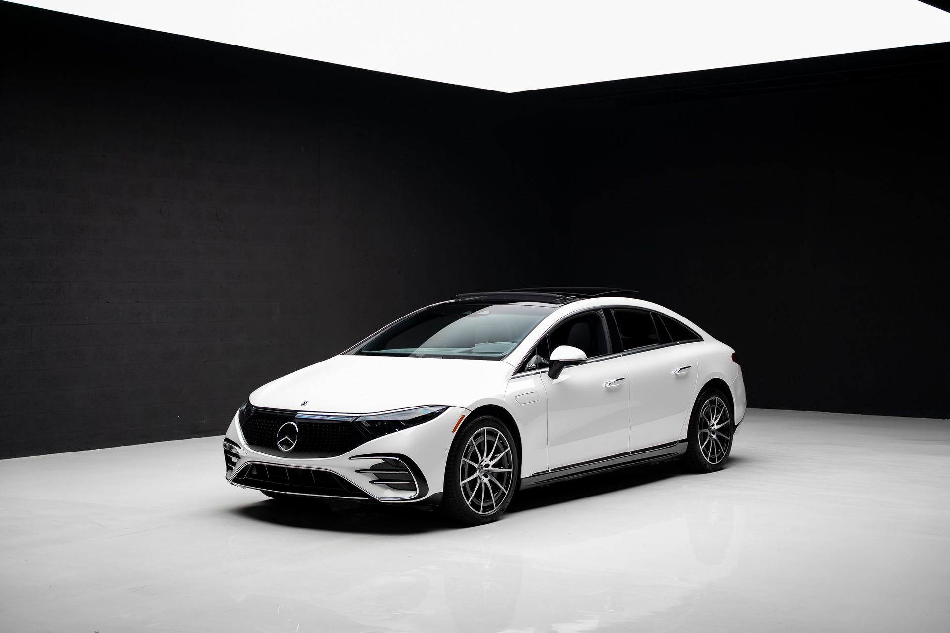 Used 2023 Mercedes-Benz EQS 580 4MATIC Sedan image 4