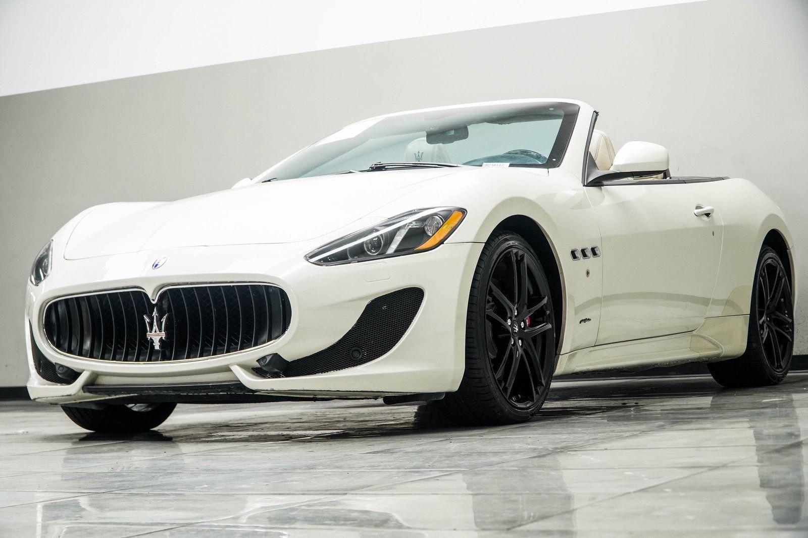 Used 2017 Maserati GranTurismo Sport image 11