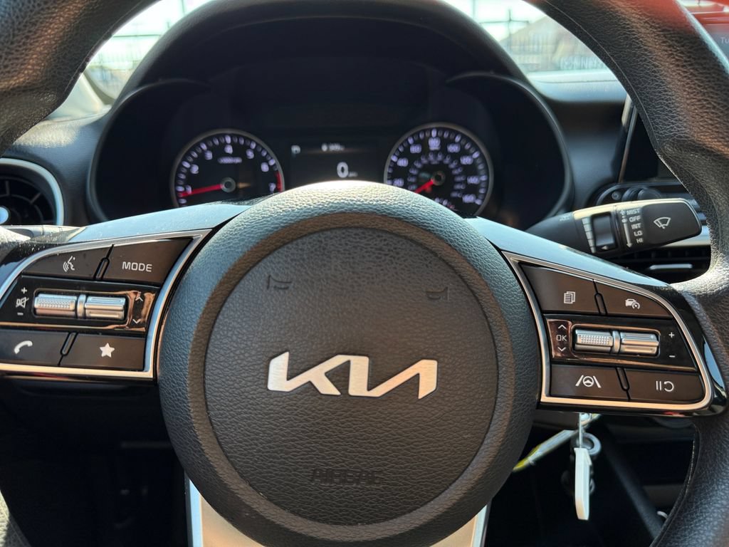 Used 2024 Kia Forte LXS FWD image 31