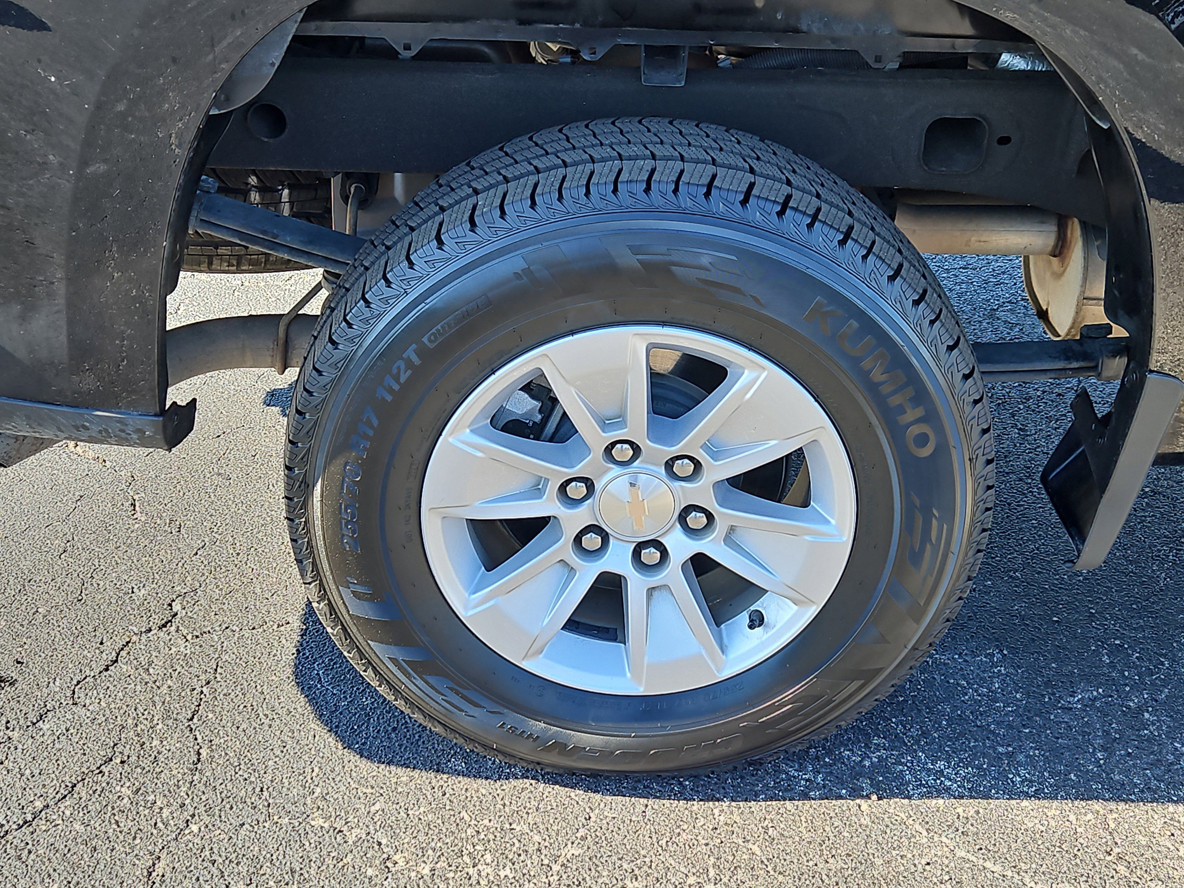 Used 2025 Chevrolet Silverado 1500 LT AWD/4WD image 5