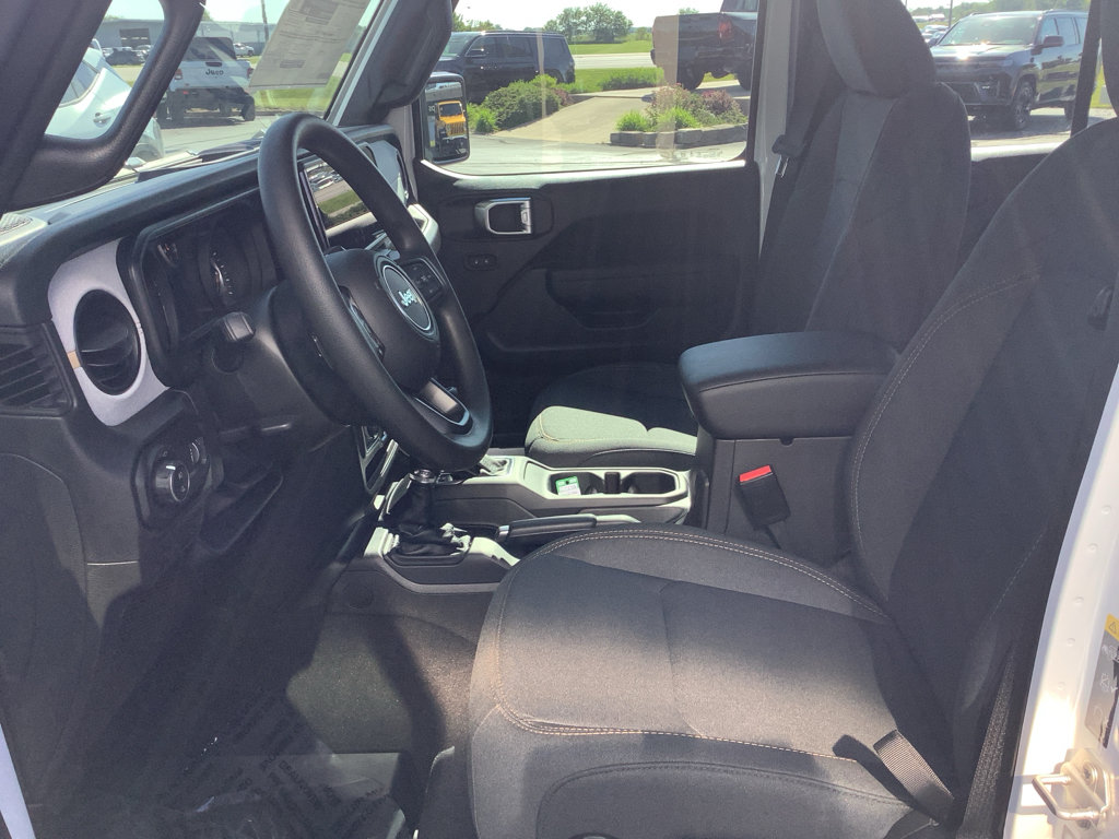 New 2026 Jeep Gladiator Sport AWD/4WD image 14