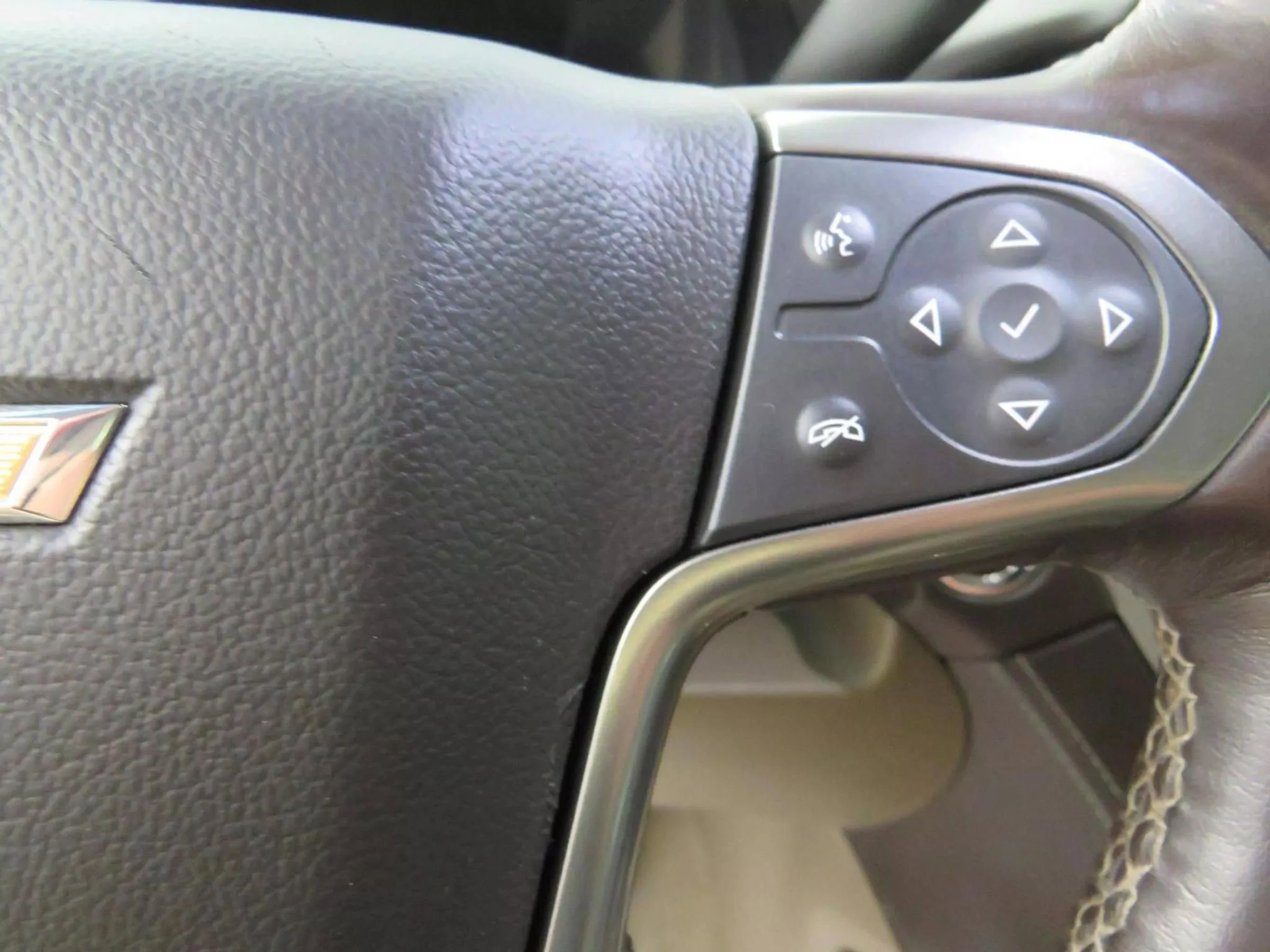 Used 2020 Chevrolet Tahoe Premier AWD/4WD image 18
