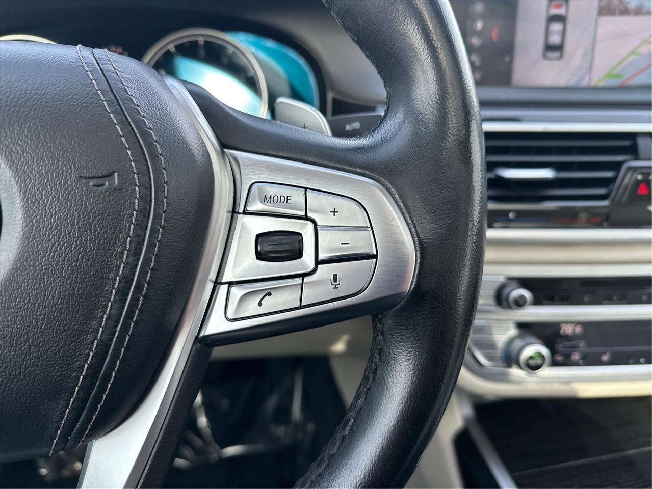 Used 2018 BMW 740i xDrive image 35