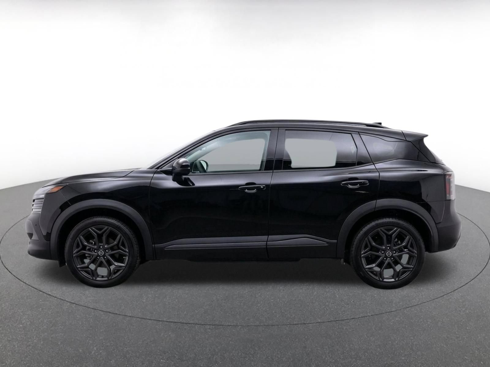 Used 2026 Nissan Kicks SR AWD/4WD image 4