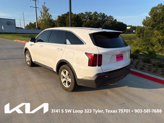 Certified 2023 Kia Sorento LX FWD image 8