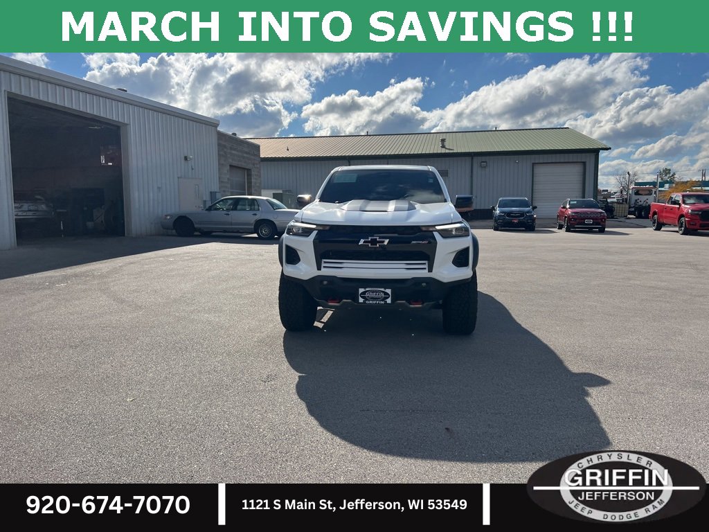 Used 2023 Chevrolet Colorado ZR2 w/ ZR2 Convenience Package III image 5