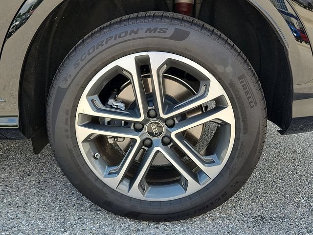 Used 2025 Audi Q5 Premium AWD/4WD image 8