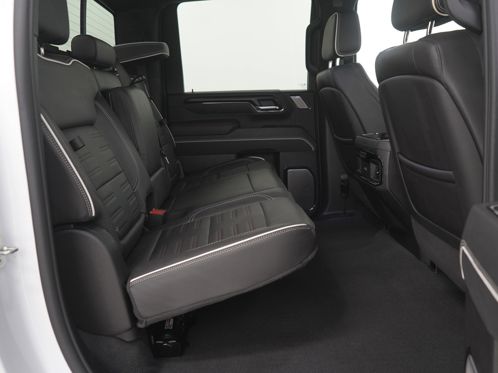 Used 2024 GMC Sierra 2500 AT4X image 14