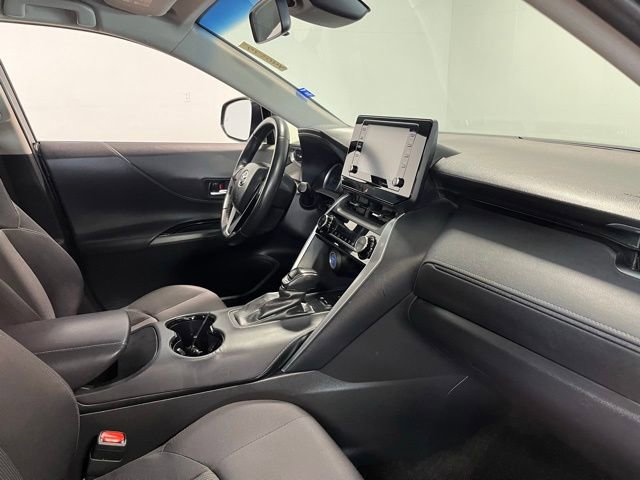 Used 2022 Toyota Venza LE AWD/4WD image 11