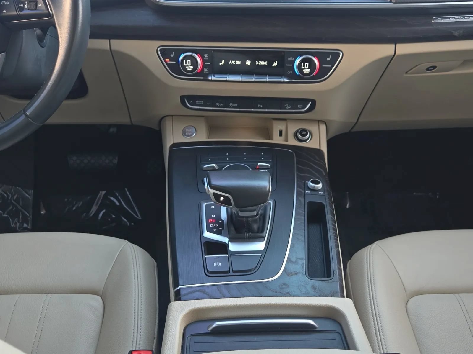 Used 2020 Audi Q5 2.0T Premium w/ Convenience Package AWD/4WD image 18