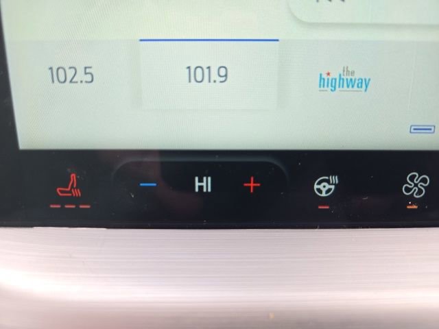 Used 2025 Ford Escape Platinum image 28