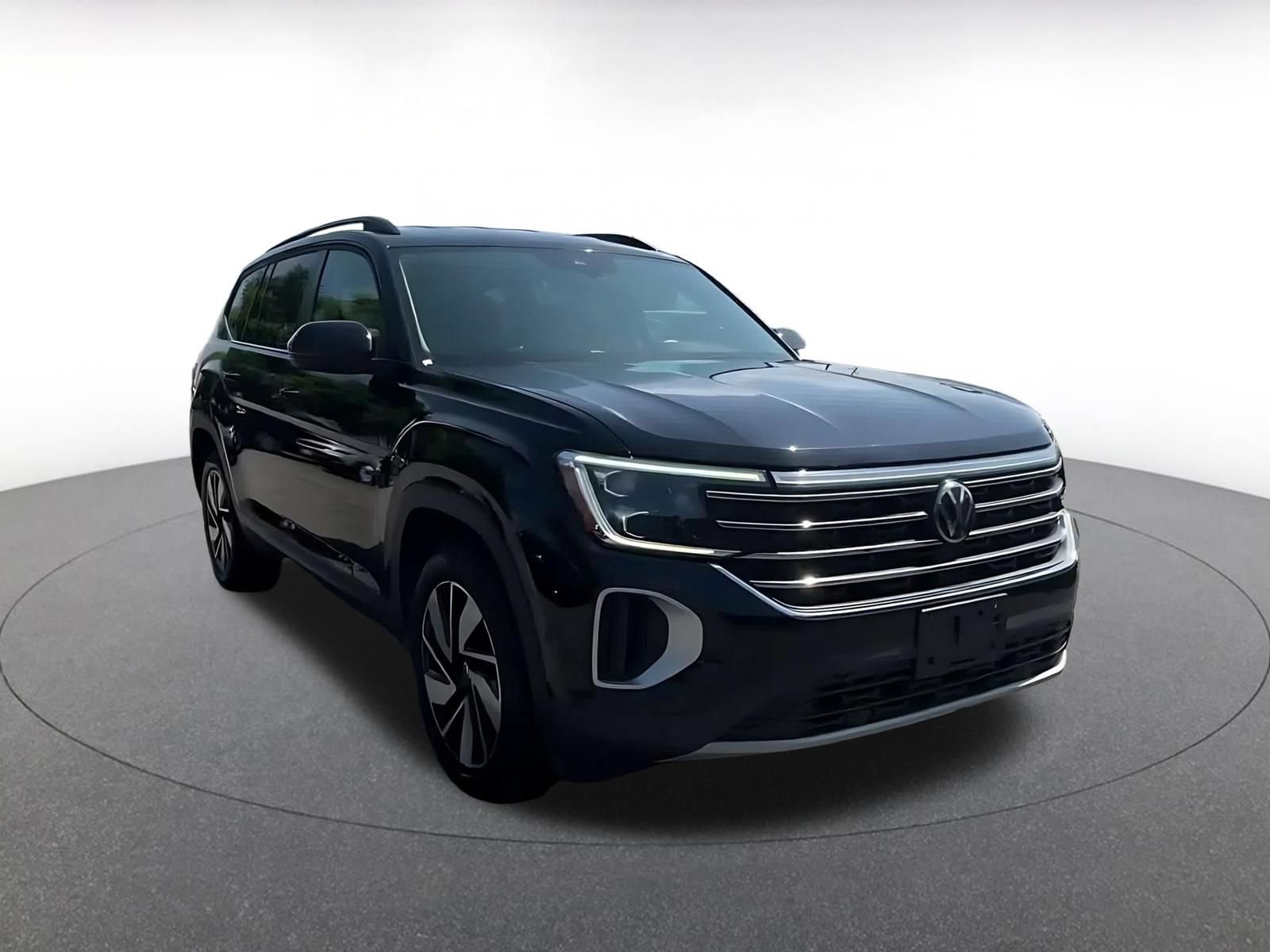 Used 2024 Volkswagen Atlas SE AWD/4WD image 3