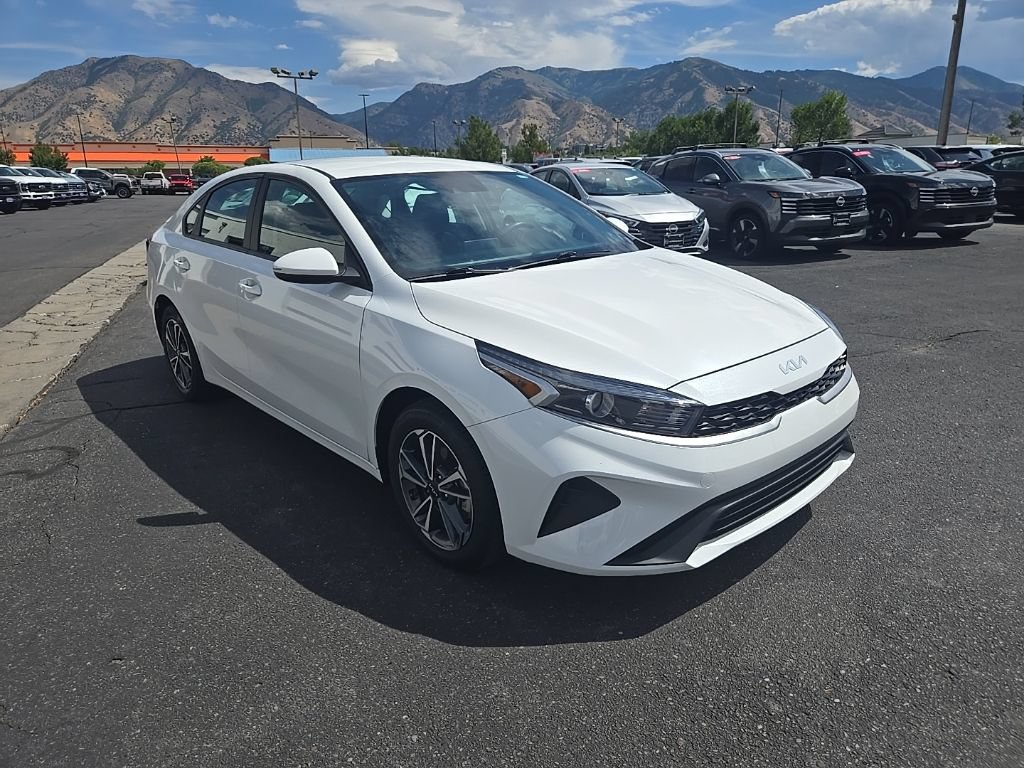 Used 2023 Kia Forte LXS FWD image 3