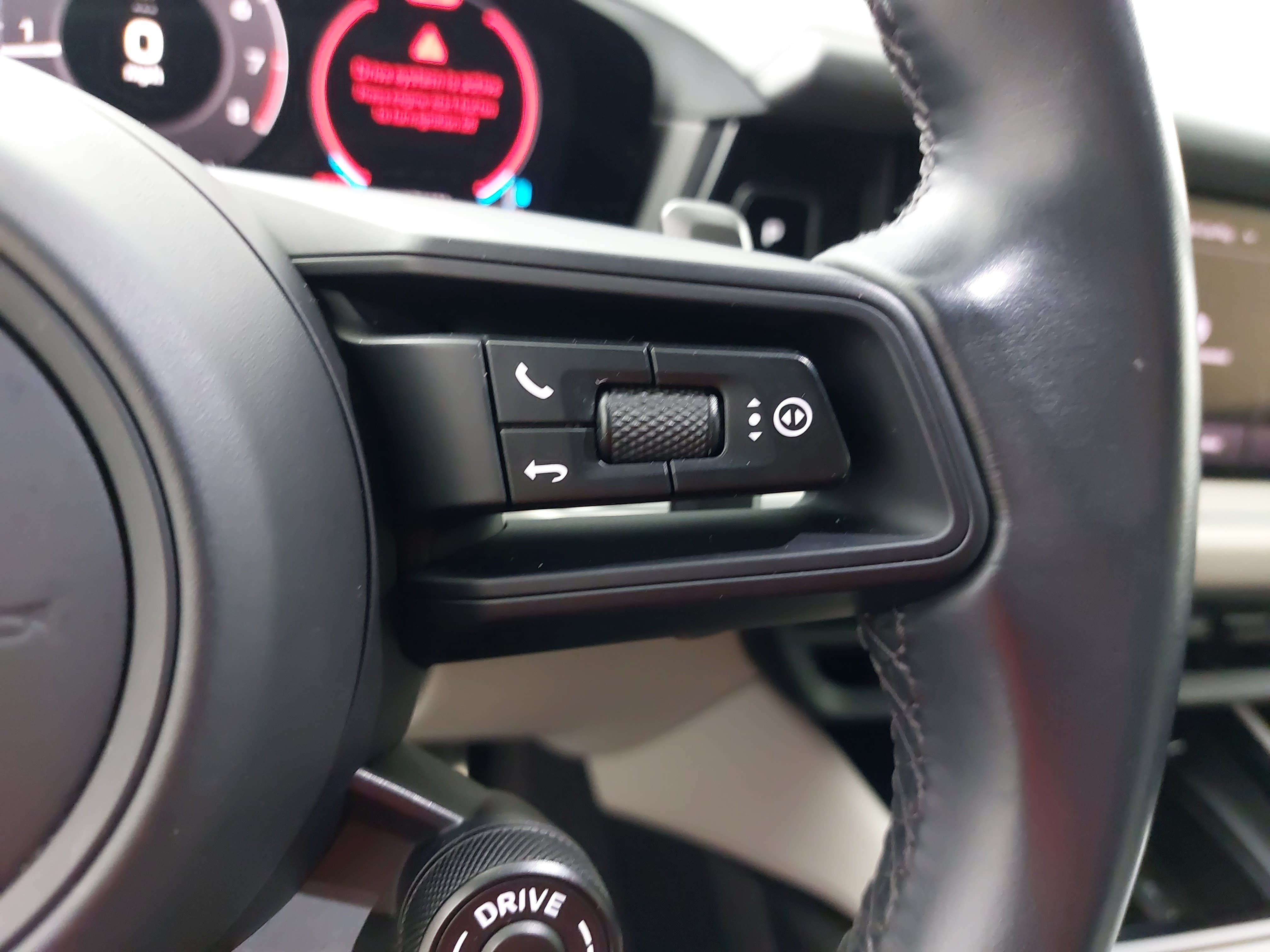 Certified 2024 Porsche Cayenne S AWD/4WD image 20