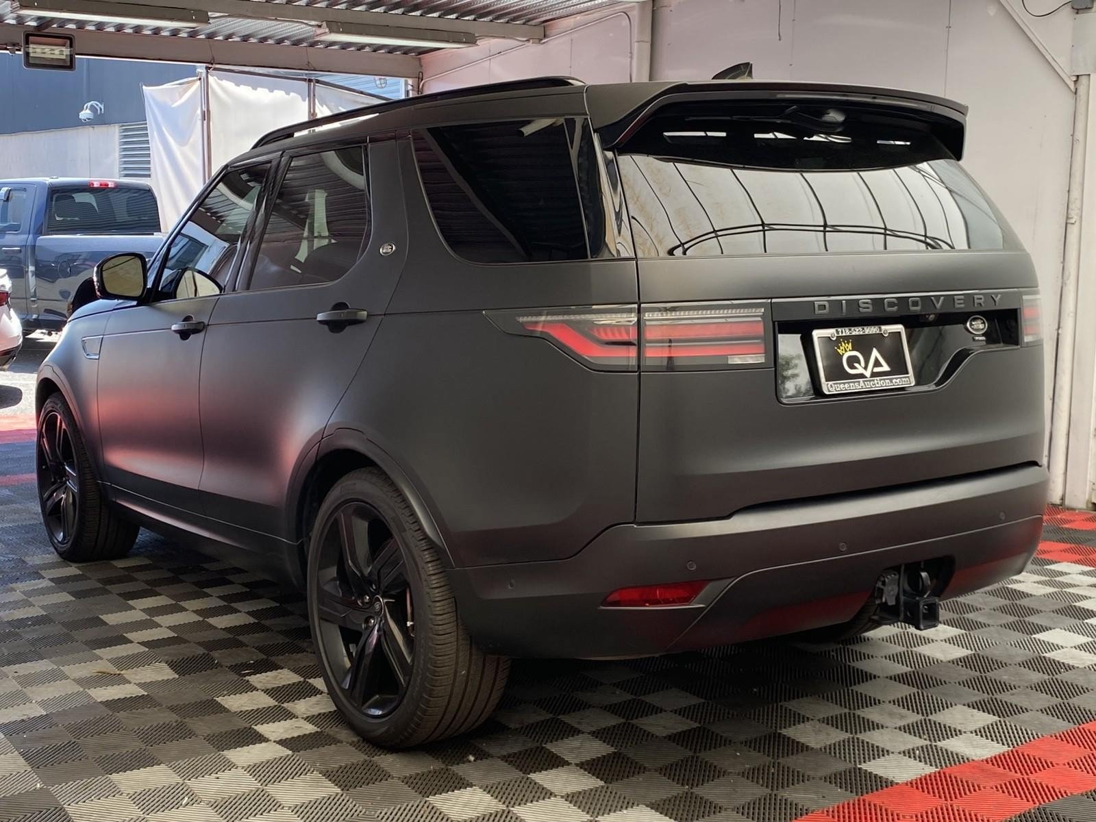 Used 2021 Land Rover Discovery HSE R-Dynamic AWD/4WD image 4