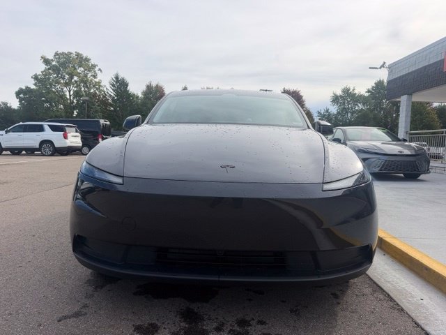 Used 2026 Tesla Model Y Long Range RWD image 3