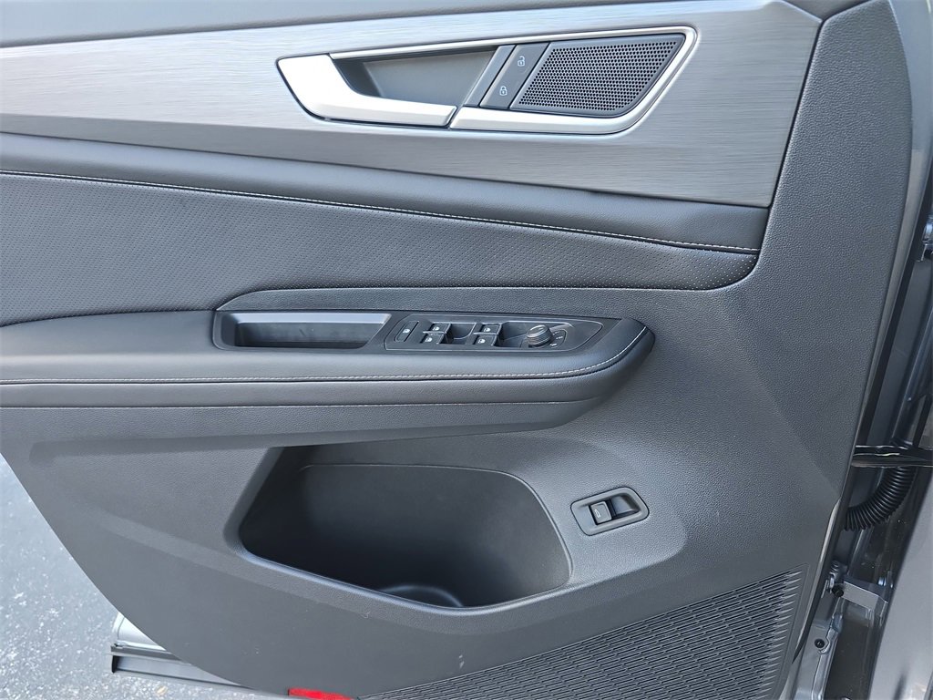 New 2026 Volkswagen Atlas Cross Sport SE image 23