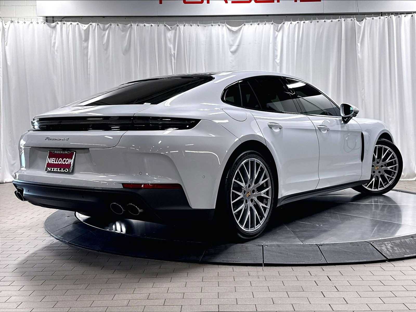 Used 2025 Porsche Panamera 4 AWD/4WD image 9