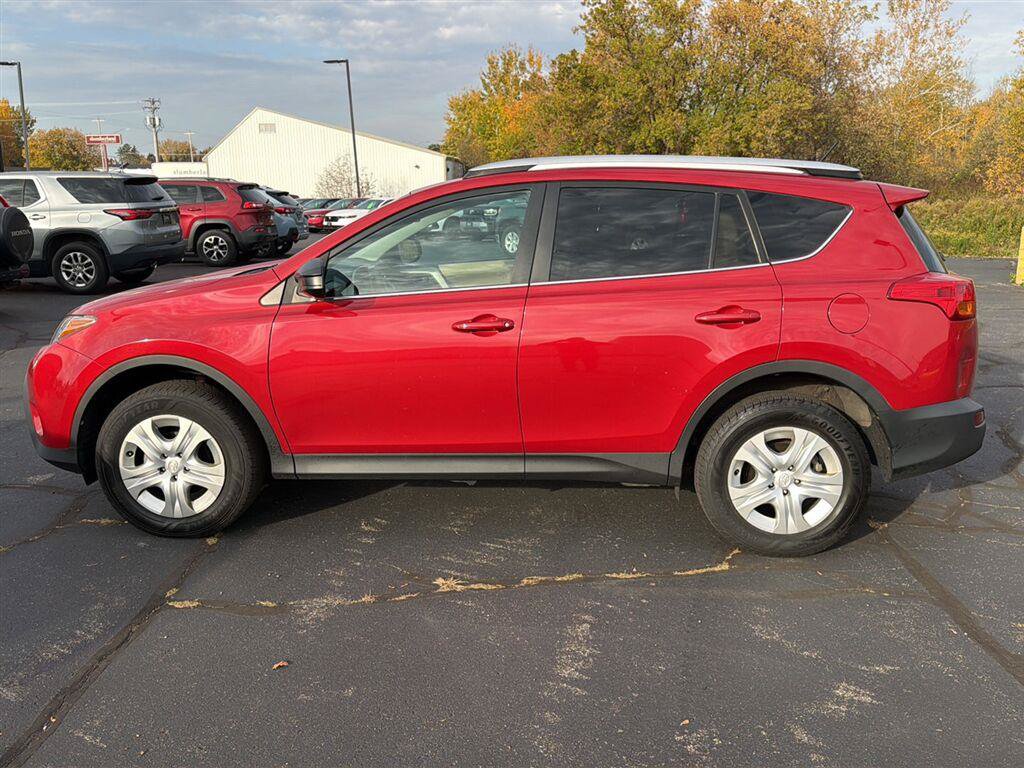 Used 2013 Toyota RAV4 LE AWD/4WD image 2