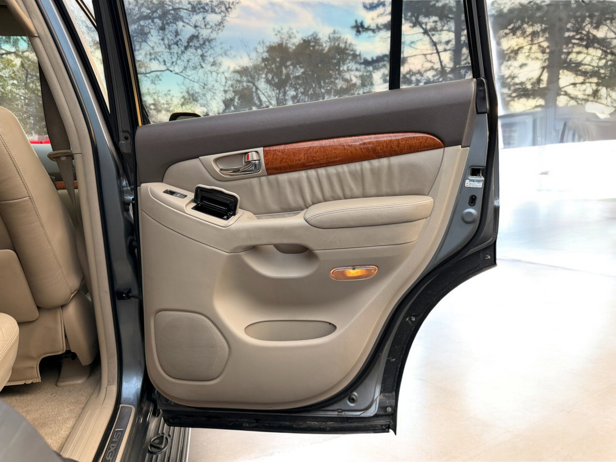 Used 2004 Lexus GX 470 image 21