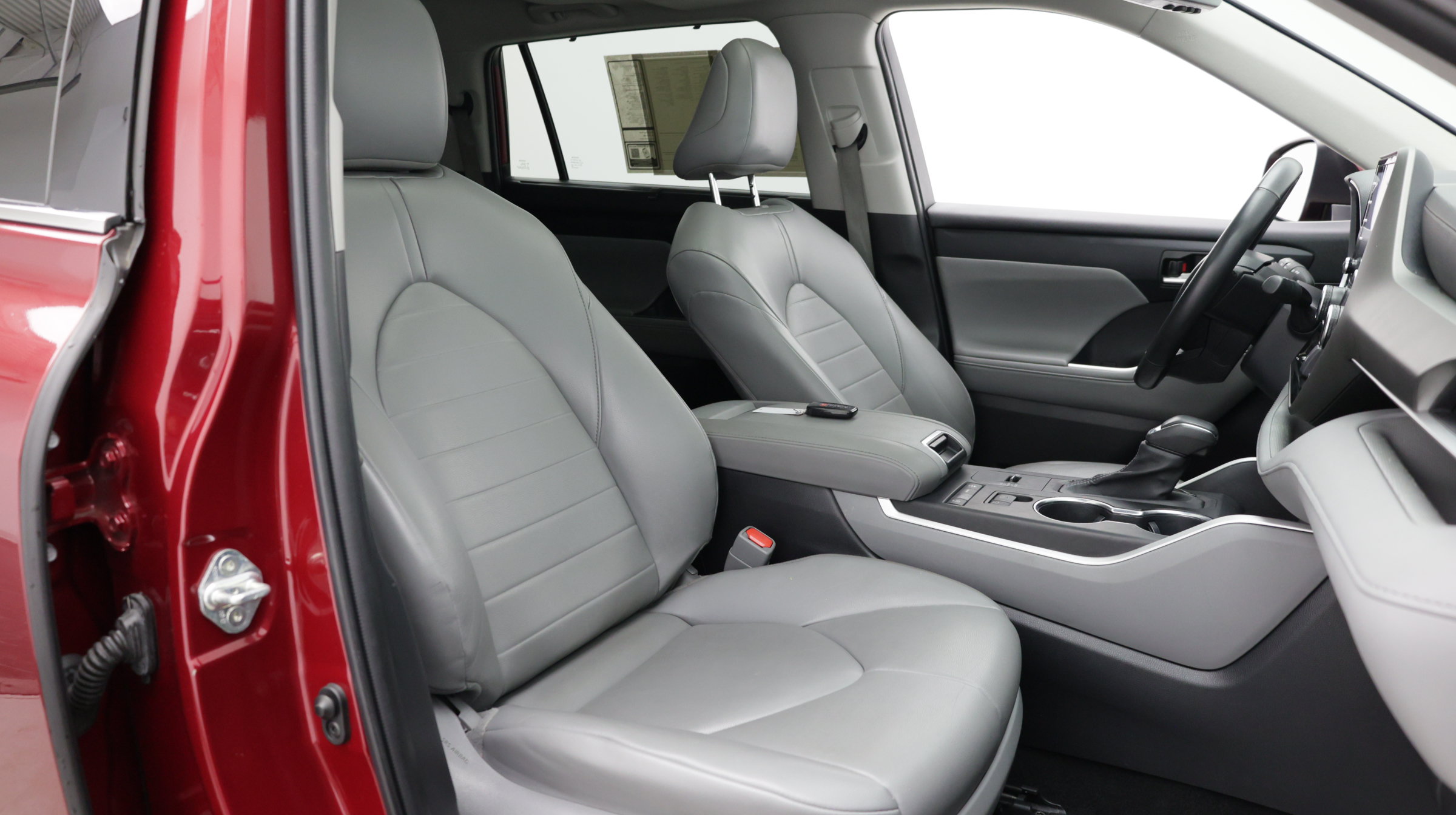 Used 2022 Toyota Highlander XLE FWD image 51