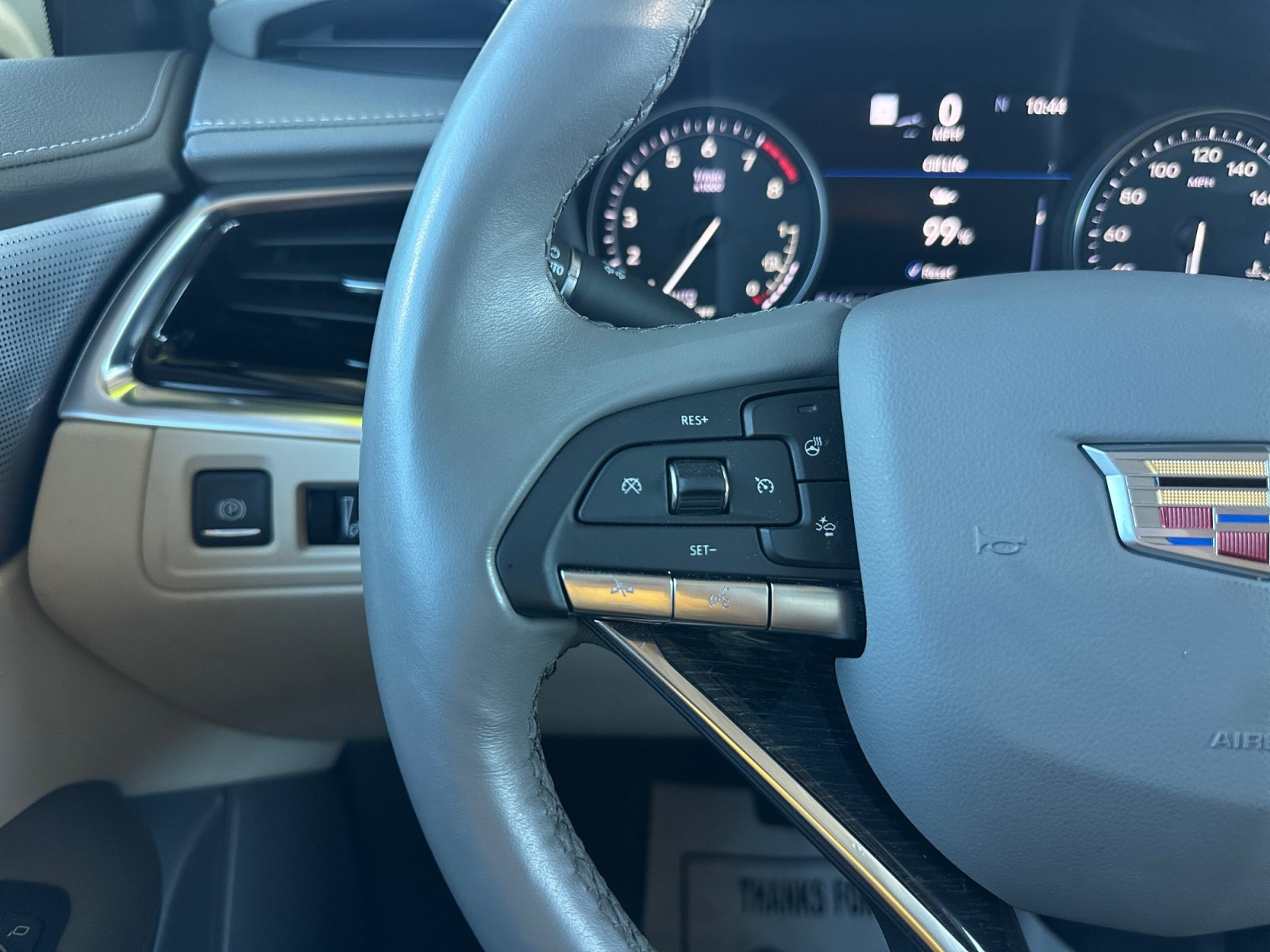 Used 2025 Cadillac XT6 Premium Luxury w/ Technology Package FWD image 21