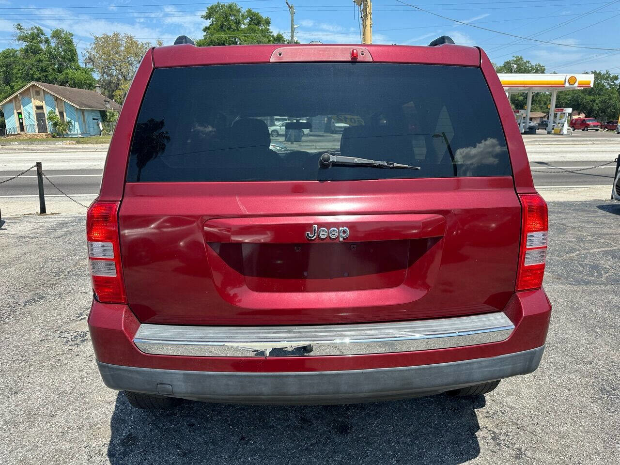 Used 2012 Jeep Patriot Latitude w/ Altitude Pkg image 6