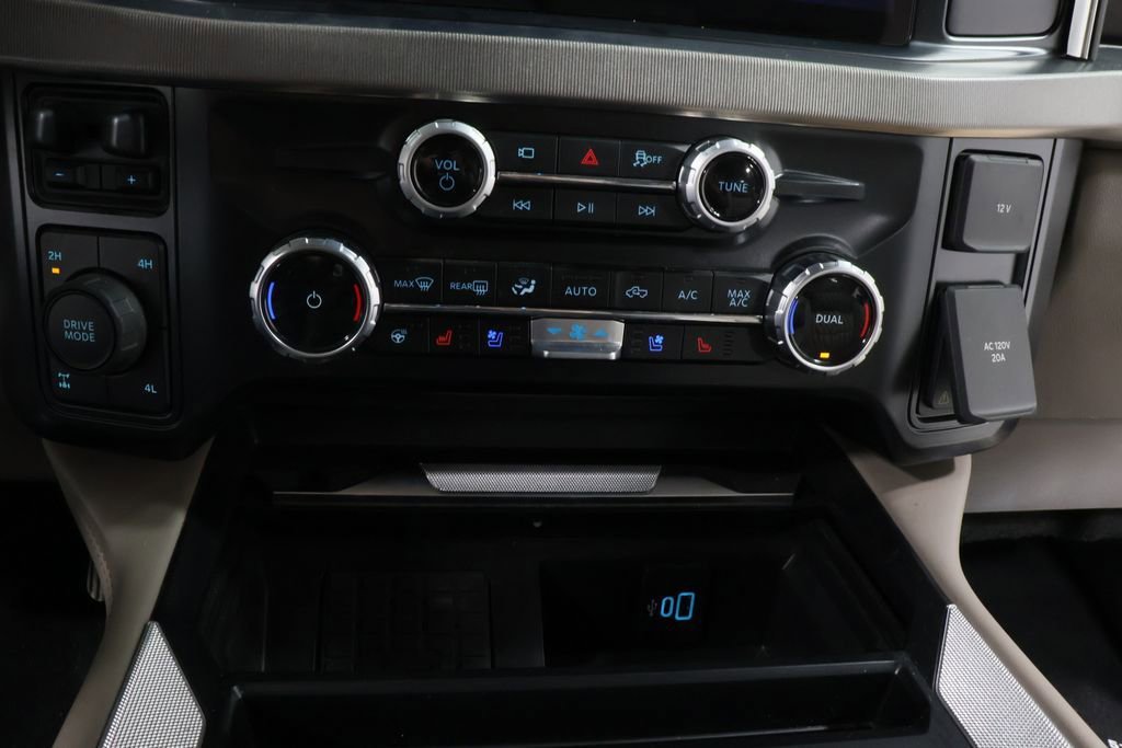 Used 2025 Ford F250 Platinum w/ Platinum Plus Package image 11