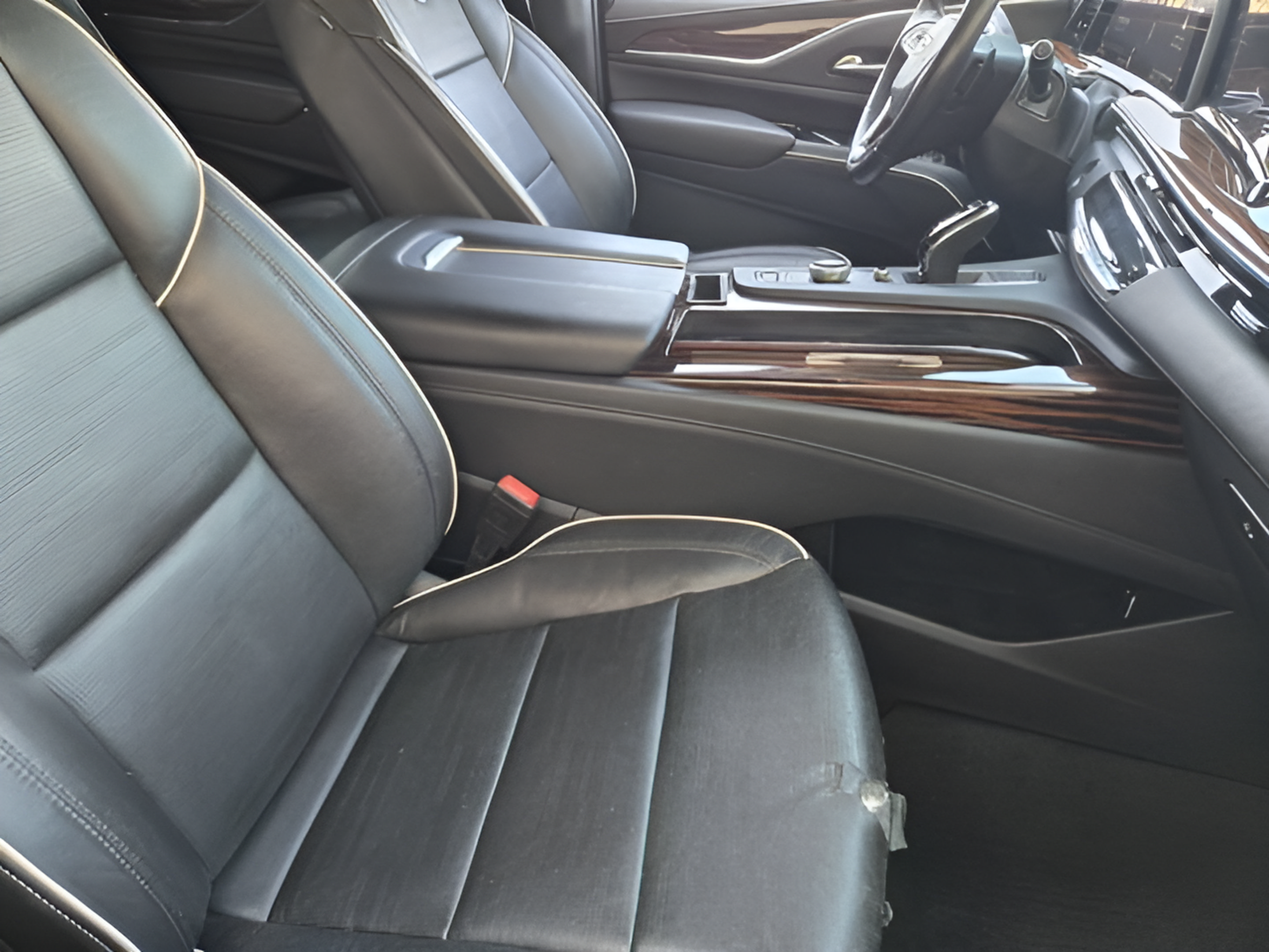 Used 2023 Cadillac Escalade ESV Premium Luxury AWD/4WD image 10