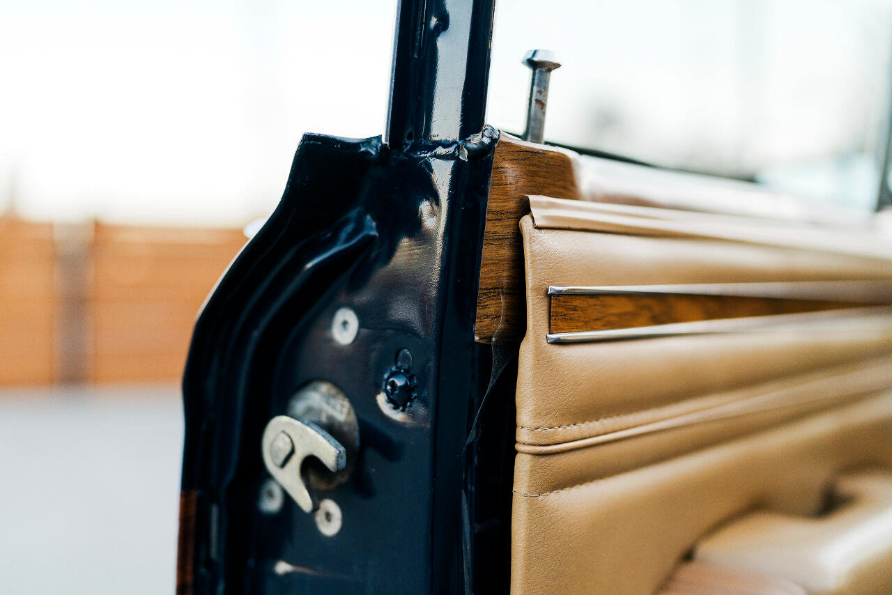 Used 1987 Jeep Grand Wagoneer image 98