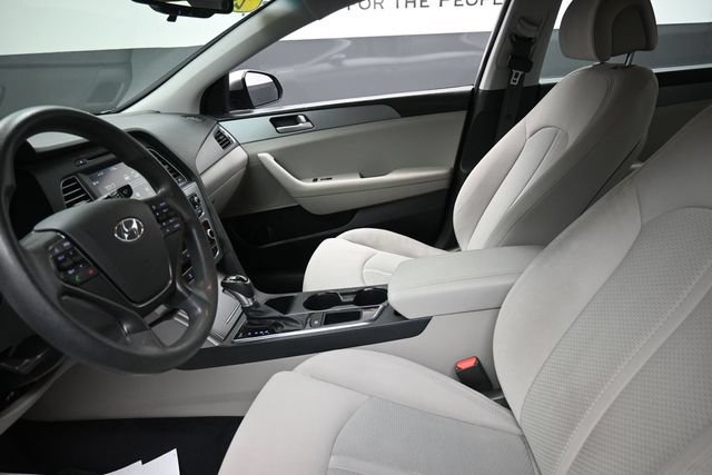 Used 2017 Hyundai Sonata SE FWD image 16