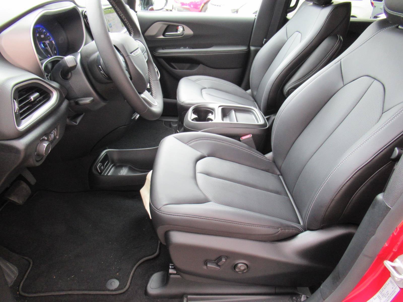 New 2027 Chrysler Pacifica LX FWD image 16