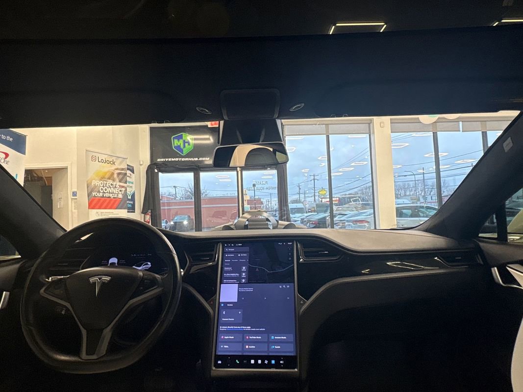 Used 2020 Tesla Model S Long Range Plus image 17