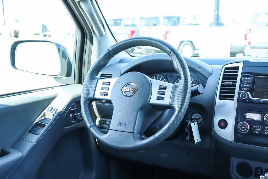 Used 2015 Nissan Frontier SV w/ SV Value Truck Package RWD image 15