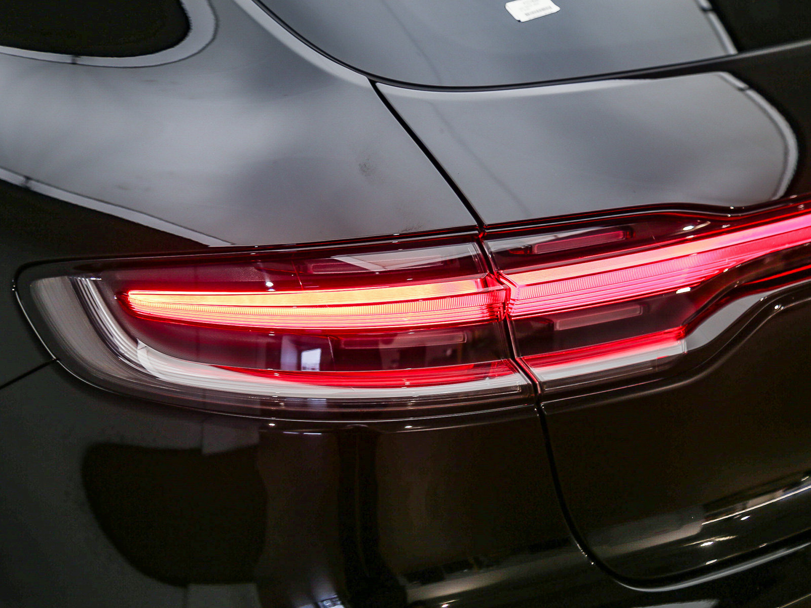 Certified 2026 Porsche Macan AWD/4WD image 15
