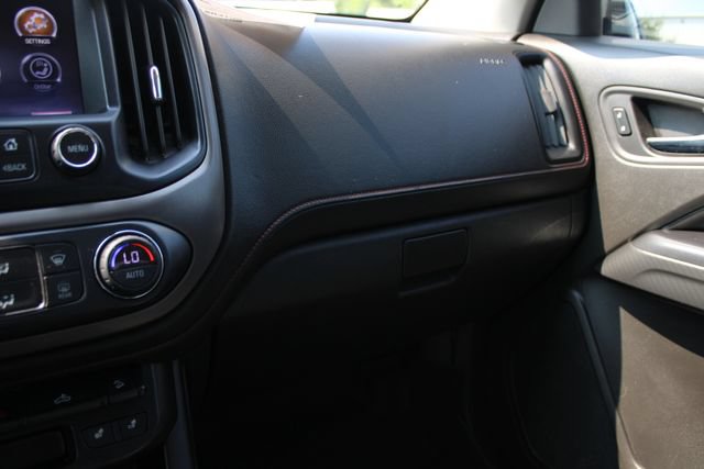 Used 2015 GMC Canyon SLE w/ All-Terrain Package AWD/4WD image 19