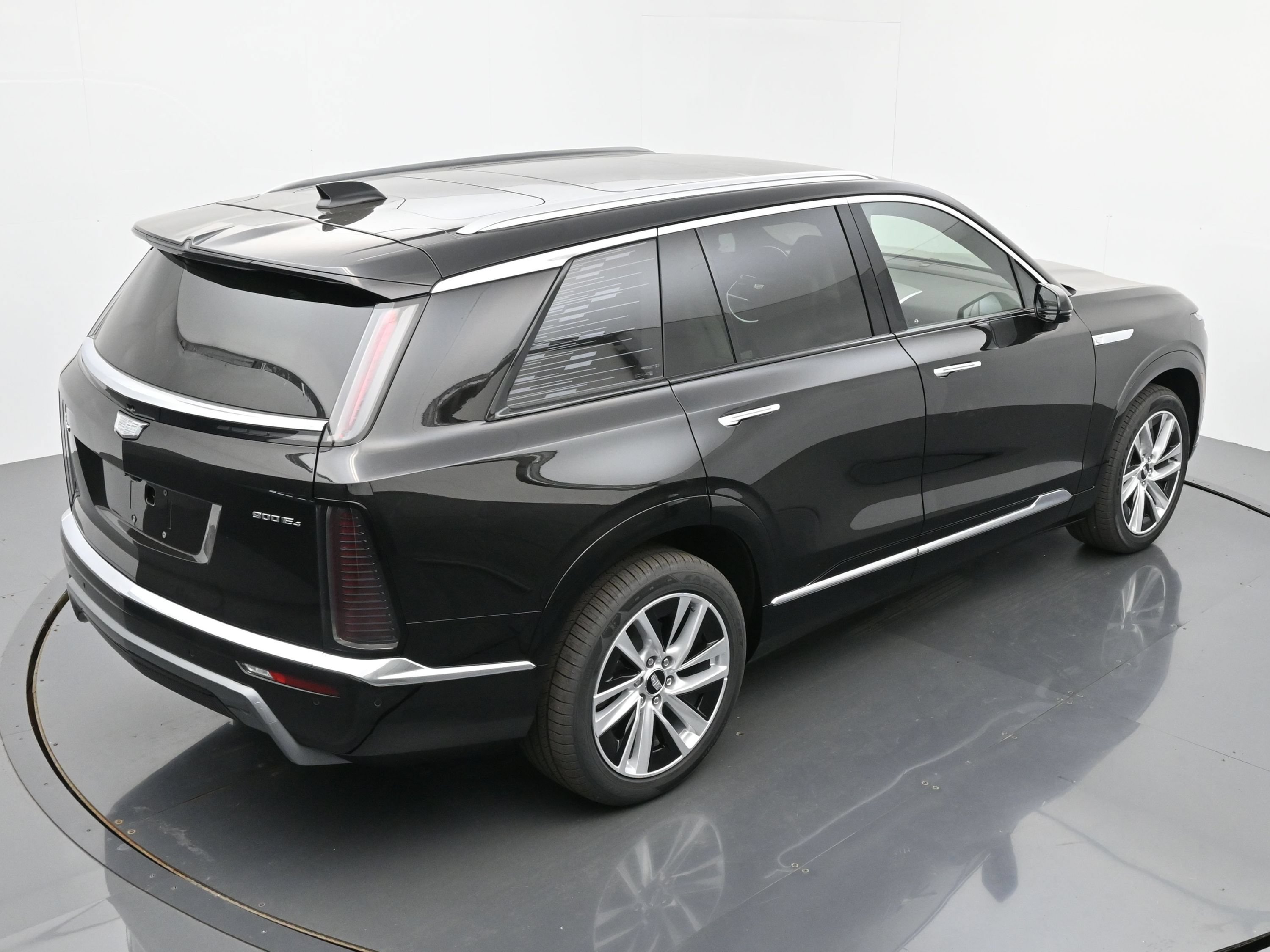 New 2026 Cadillac Vistiq Premium Luxury w/ LPO, Floor Liner Package AWD/4WD image 27