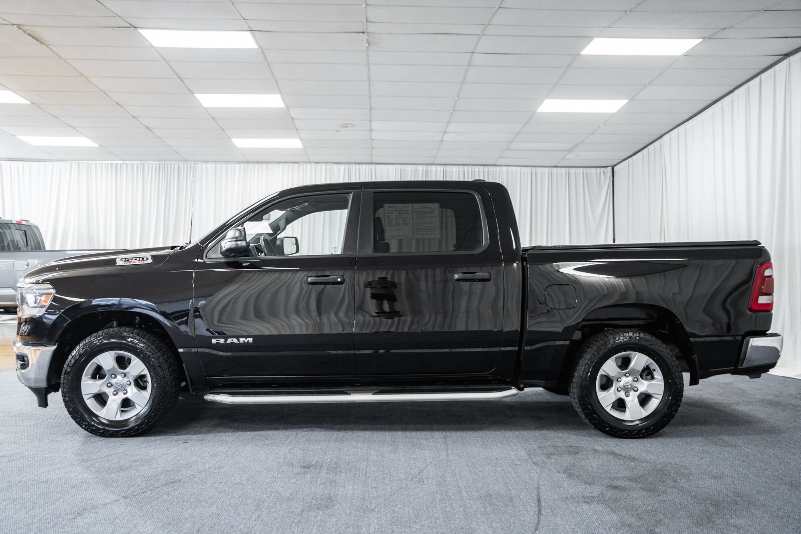 Used 2023 RAM 1500 Big Horn AWD/4WD image 4