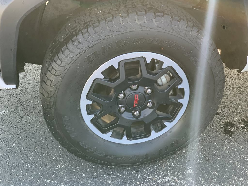 Used 2025 Toyota Tacoma TRD Off-Road AWD/4WD image 32