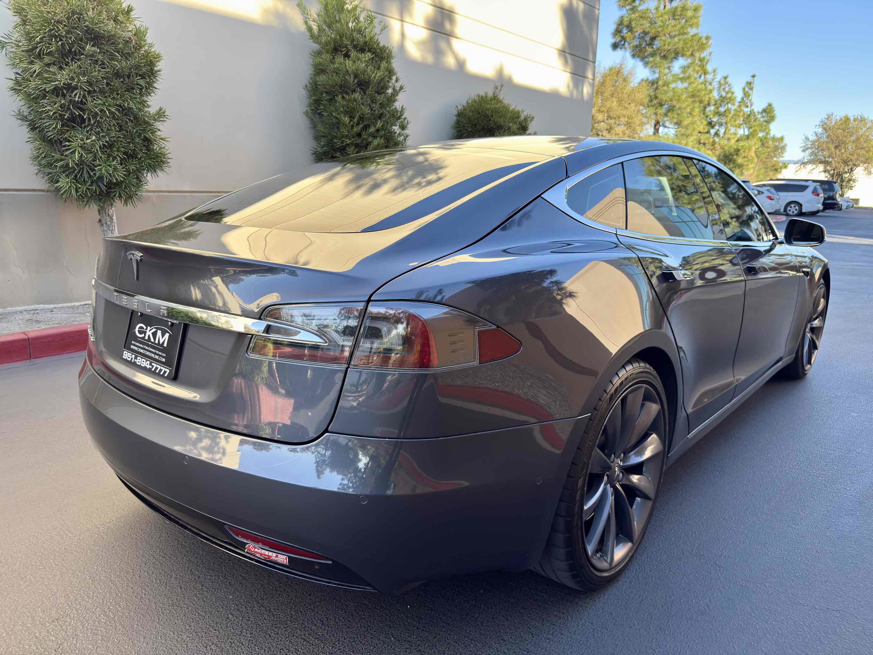 Used 2017 Tesla Model S 75 RWD image 9