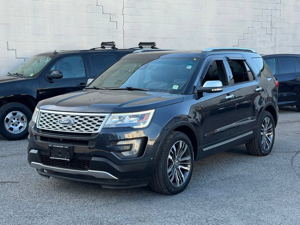 Used 2017 Ford Explorer Platinum AWD/4WD image 3