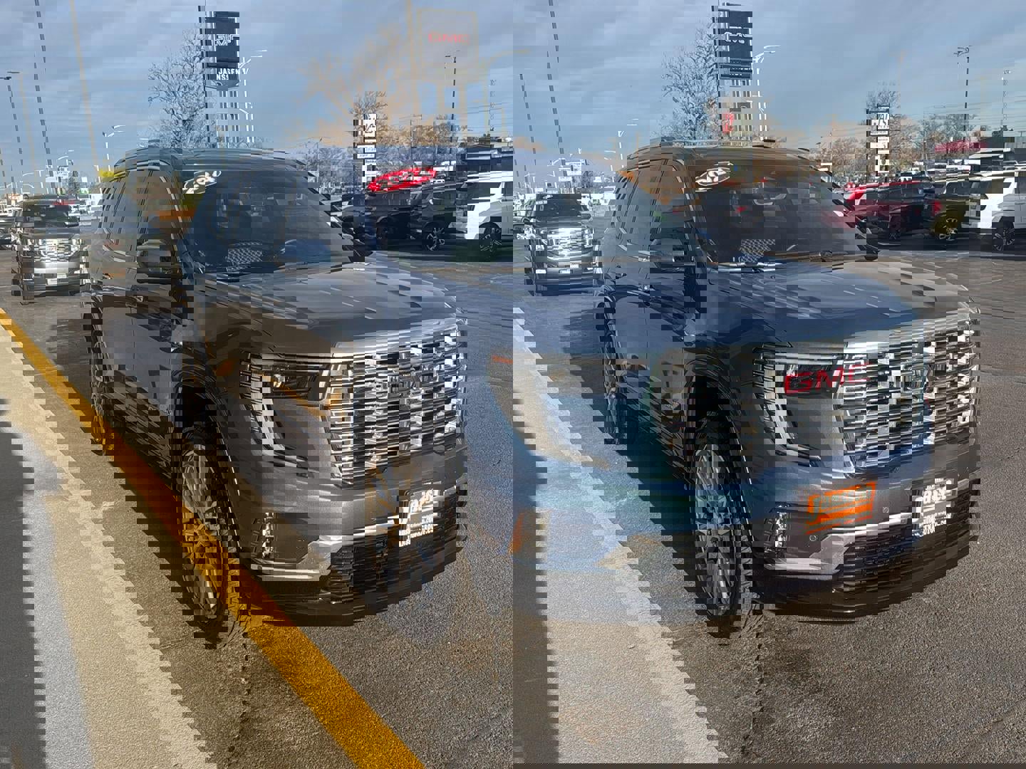 Used 2024 GMC Acadia Denali w/ Super Cruise Package image 8