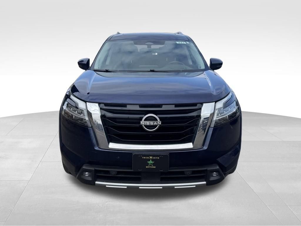 Used 2022 Nissan Pathfinder Platinum image 3