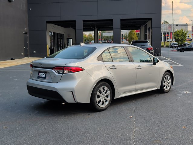 Used 2024 Toyota Corolla LE FWD image 5