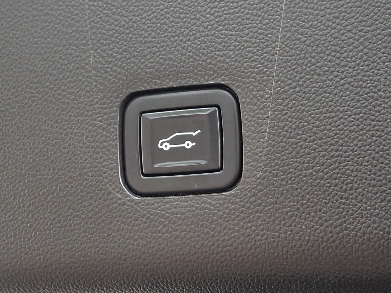 Used 2020 Chevrolet Traverse LT w/ Driver Confidence II Package AWD/4WD image 33