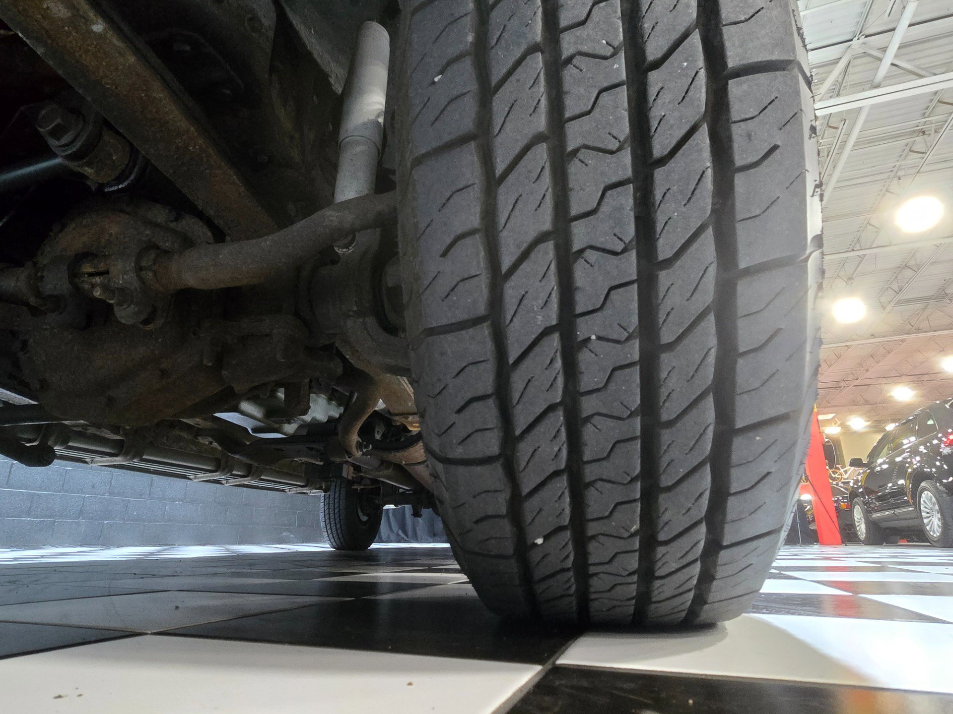 Used 2005 Ford Excursion Limited image 17