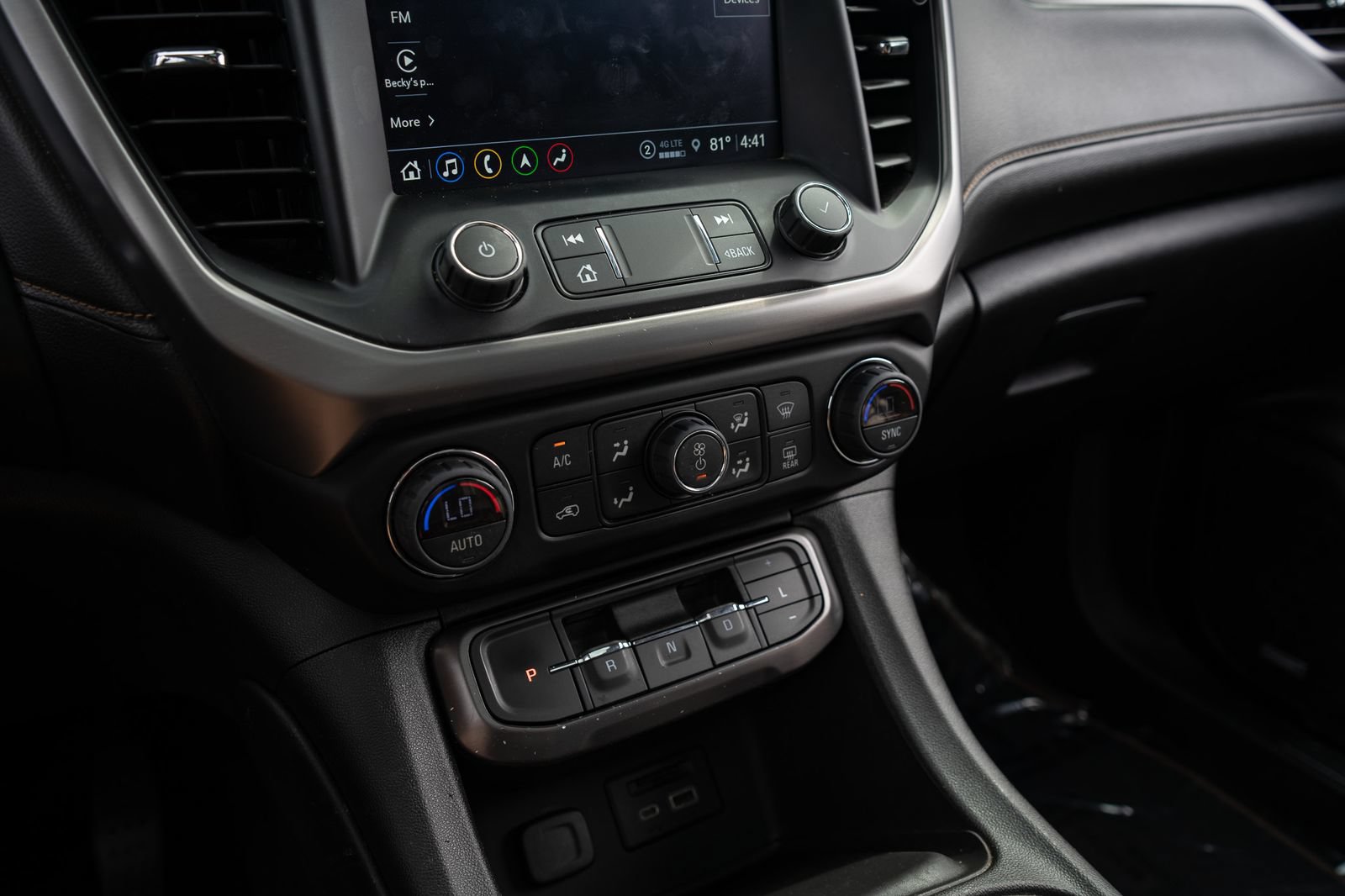 Used 2022 GMC Acadia AT4 w/ Preferred Package AWD/4WD image 27
