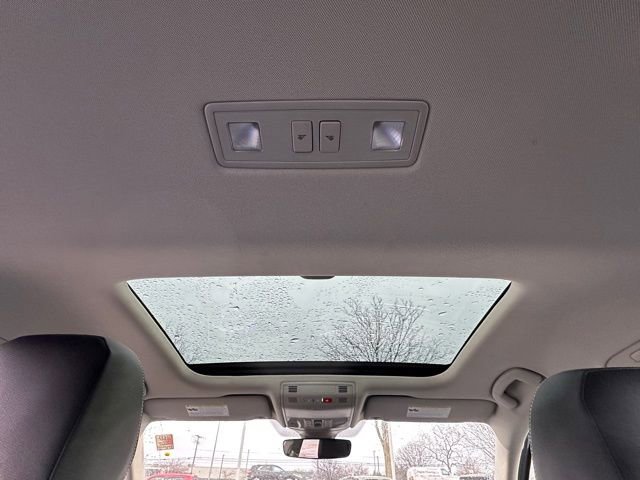 Used 2025 Volkswagen Jetta SE image 33