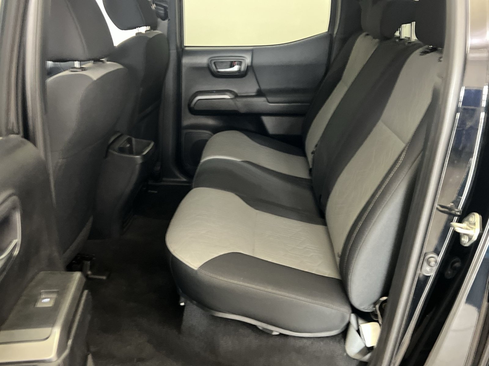 Used 2020 Toyota Tacoma TRD Sport AWD/4WD image 23